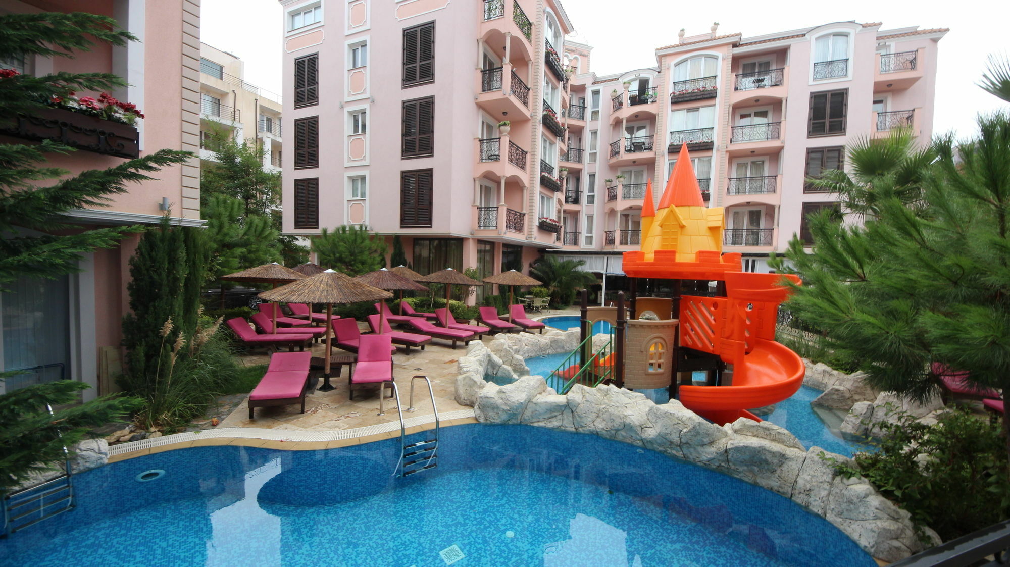 Menada Romance Marine Apartments Sunny Beach Buitenkant foto